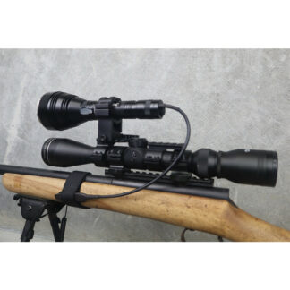 Eagtac M3V Rechargeable (3000 Lumens) 877 Metres Hunting Torch Kit