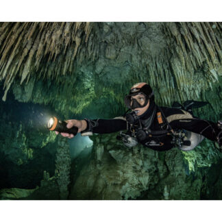 OrcaTorch D900V Rechargeable Video Diving Light with Four Colour Outputs - 2200 Lumens, 230 Metres